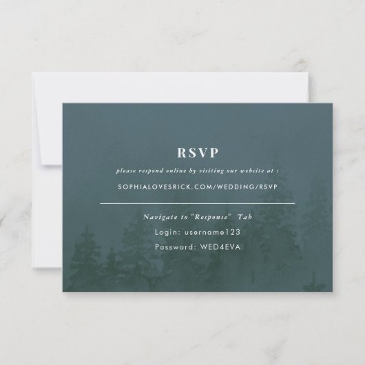 Evergreens in Foggy Forest Blue RSVP Karte (Vorderseite)