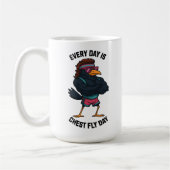 Every Day Is Chest Fly Day – Funny Crow Workout Kaffeetasse (Links)