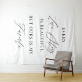 Every Love Story Is Beautiful – Modern Minimalist  Wandteppich (Beispiel (Horizontal))