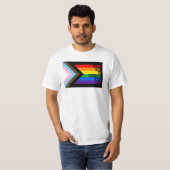 Everyone is Welcome Here (Progress Pride) Flag T-Shirt (Vorne ganz)