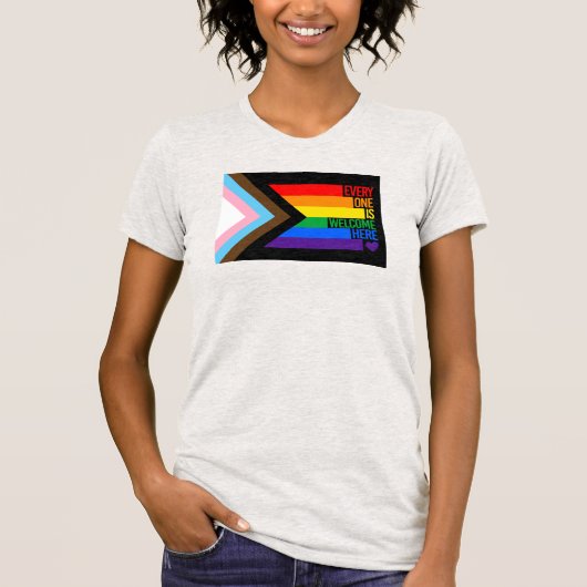 Everyone is Welcome Here (Progress Pride) Flag T-Shirt (Vorderseite)