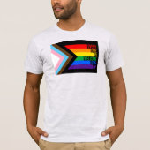 Everyone is Welcome Here (Progress Pride) Flag T-Shirt (Vorderseite)