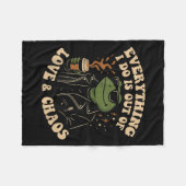 Everything I Do Is Out Of Love And Chaos Funny Fro Fleecedecke (Vorderseite (Horizontal))