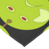 Evil Apple mit Scar Halloween Tablecloth Tischdecke (Schrägansicht)