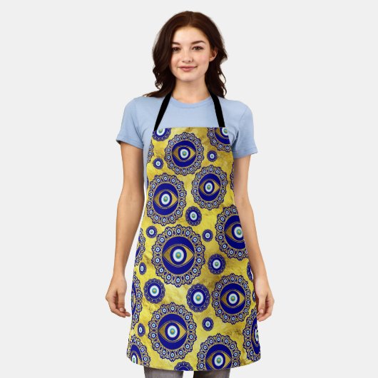 Evil Eye Charm-Ziermuster Schürze (Getragen)