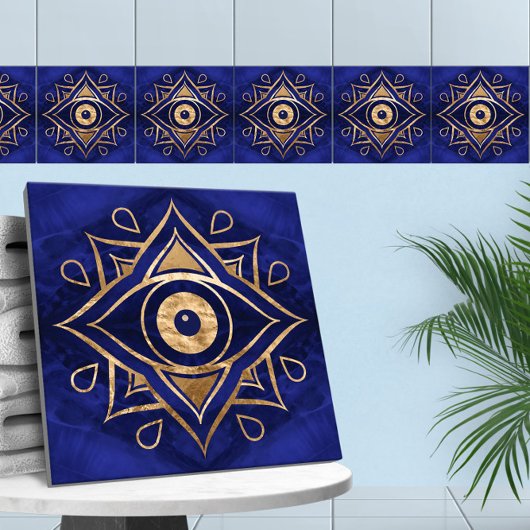 Evil Eye Ornament Gold und Blauer Marmor Fliese