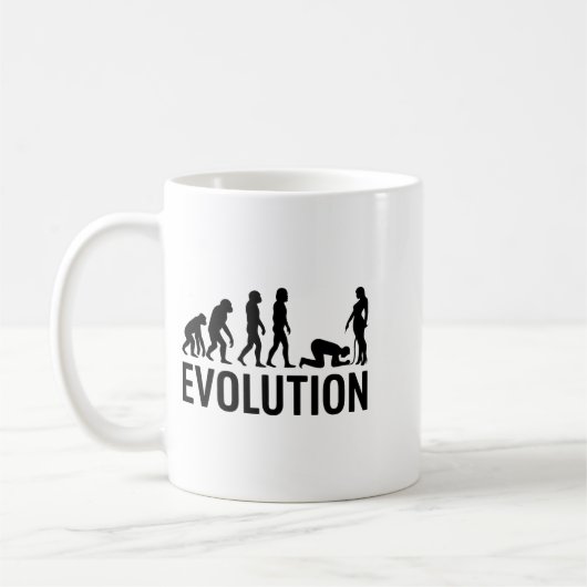 Evolution des Menschen - Funny Man kniet vor einem Kaffeetasse (Links)