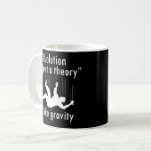 Evolution gerade eine Theorie Kaffeetasse (Vorderseite Links)