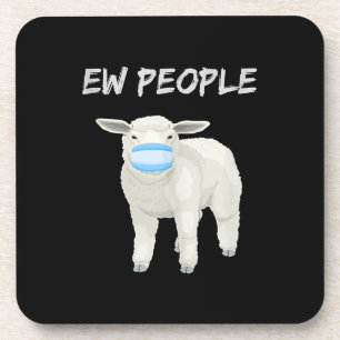 Ew Leute Schafe oder Lamm in Maske Quarantäneges Getränkeuntersetzer