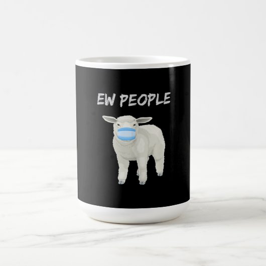 Ew Leute Schafe oder Lamm in Maske | Quarantäneges Kaffeetasse (Mittel)