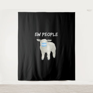 Ew Leute Schafe oder Lamm in Maske Quarantäneges Wandteppich