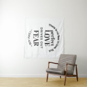 Ewige Liebe - 1 John 4:18 Biokunst Zitat Kunst Wandteppich (Beispiel (Horizontal))