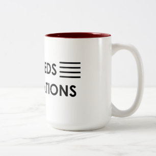 „Exceeds Erwartungen " Zweifarbige Tasse