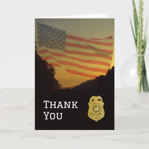 Exekutive mit amerikanischer Flagge und Schild Dankeskarte