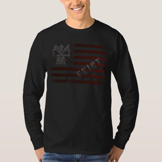 EXIST Skull Distressed American Flag Patriotic Tee (Vorderseite)