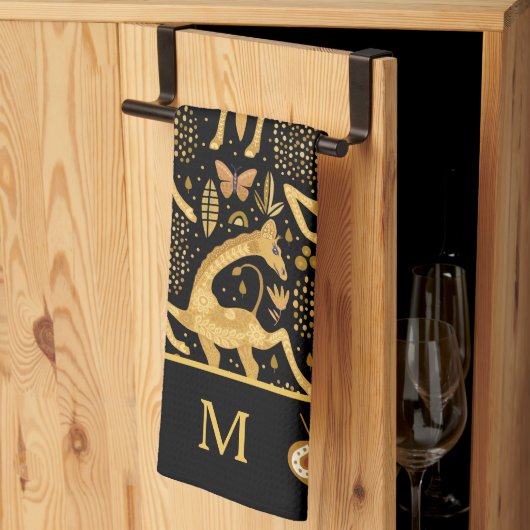 Exotic Black Gold Giraffe Boho Monogram Geschirrtuch (Drittel gefaltet)