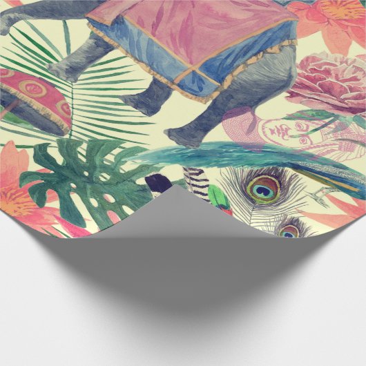 Exotic Elephant Peacock Hübsch Geschenkpapier (Ecke)