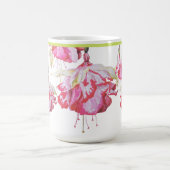 Exotic Fuchsias auf einer klassischen Tasse (Mittel)
