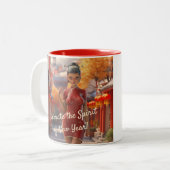 Exotic Toon Girl feiert chinesisches Neujahr Zweifarbige Tasse (Vorderseite Links)