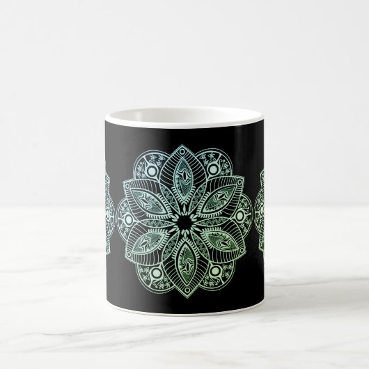 Exotic Tribal Green Gradient Mandala Kaffeetasse (Mittel)
