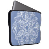 Exotic White Mandala auf Beige Hintergrund Laptopschutzhülle (Vorne Rechts)