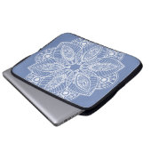 Exotic White Mandala auf Beige Hintergrund Laptopschutzhülle (Vorne Knopf)