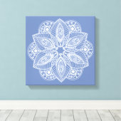 Exotic White Mandala auf Blue Background Leinwanddruck (Insitu (Holzboden))