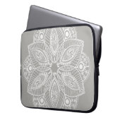 Exotic White Mandala auf grauem Hintergrund Laptopschutzhülle (Vorderseite Links)