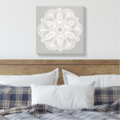 Exotic White Mandala auf grauem Hintergrund Leinwanddruck (Insitu (Schlafzimmer))