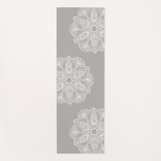 Exotic White Mandala auf grauem Hintergrund Yogamatte (Vorderseite)
