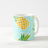 Exotische Ananas: Blue Polka-Dot Fun. Kaffeetasse (VorderseiteRechts)