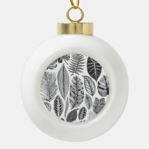 Exotische Blätter, vintage Blumenmuster schwarz un Keramik Kugel-Ornament