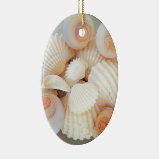 Exotische Muscheln mit weißem Pfirsich, Sommerstra Keramik Ornament (Rechts)