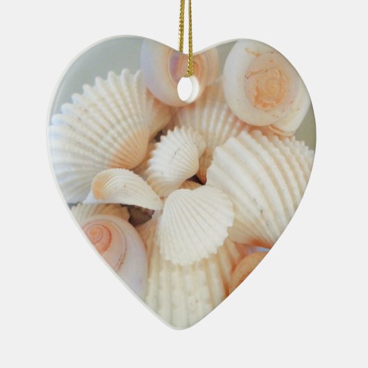 Exotische Muscheln mit weißem Pfirsich, Sommerstra Keramik Ornament (Rechts)