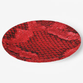 Exotische Schlangenhautmuster, moderne rote Farbe Pappteller (Schrägansicht)
