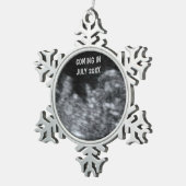 Expectant Baby Christmas Keepake Schneeflocken Zinn-Ornament (Rechts)