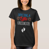 Expecting A Little Firecracker New Mom 4th Of July T-Shirt (Vorderseite)