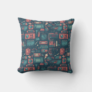 Explosion aus der Vergangenheit: Technik der 80er  Kissen