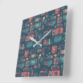 Explosion aus der Vergangenheit: Technik der 80er Quadratische Wanduhr (Winkel)