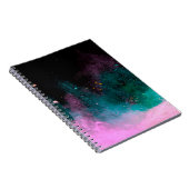 Explosion des abgeschiedenen farbigen Pulvers auf  Notizblock (Rechte Seite)