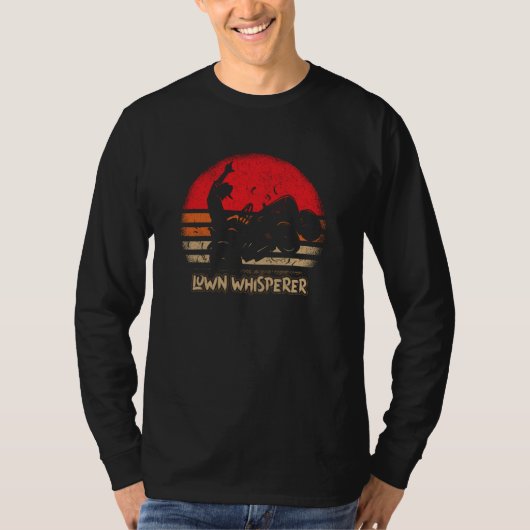 Express love for lawn with our Lawn Mower wear T-Shirt (Vorderseite)