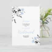 Exquisite Blue Floral Bunch Wedding Jr Bridesmaid Einladung (Stehend Vorderseite)