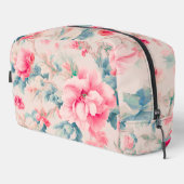 Exquisite Blume in sanftrosa und Blätter in Cerule Waschbeutel (Rechte Ecke)