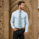 Exquisite Eleganz: Indisches Muster Krawatte<br><div class="desc">Treten Sie ein in eine Welt der kulturellen Fusion und des klassischen Charmes mit dem indischen Pattern Neck Tie, inspiriert von William Morris' aufwändiger Viktorianischer Kunstgeschichte. Diese Krawatte mit üppigem Paisley, zarten Blumen und gewagten geometrischen Designs in einem zauberhaften Blau und Weiß ist perfekt für Kunstliebhaber, Kulturfreunde und alle, die...</div>