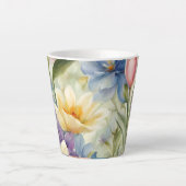 Exquisite, raffinierte Frühlingsblumen. Malerei Milchtasse (Vorderseite)