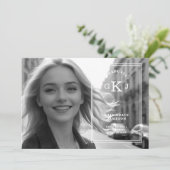 Exquisite Stilvolle Kalligraphie Foto Grad Initial Einladung (Stehend Vorderseite)