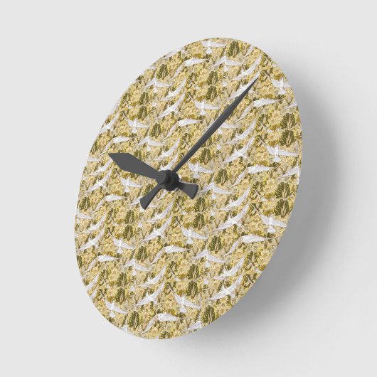 Exquisite Tauben gegen Blumenbilder Runde Wanduhr (Winkel)