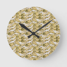 Exquisite Tauben gegen Blumenbilder Runde Wanduhr