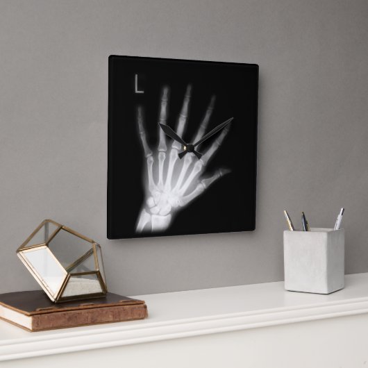 Extra Digit X-ray Left Hand Quadratische Wanduhr (Büro)