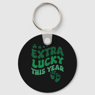 Extra Lucky Pregnancy Ankündigung St Patricks Day Schlüsselanhänger